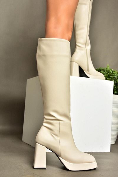 Fox Shoes R282230109 Γυναικείες μπότες με χοντρό τακούνι σε μπεζ πλατφόρμα