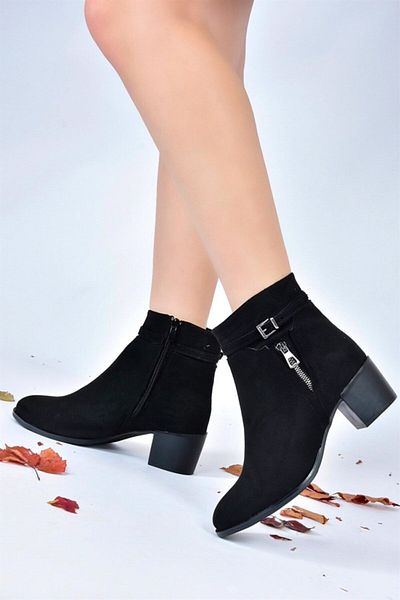 Fox Shoes Černé semišové dámské boty na silném podpatku L674155202