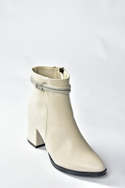 Fox Shoes Bej Taş Detaylı Kalın Topuklu Kadın Bot N251091909