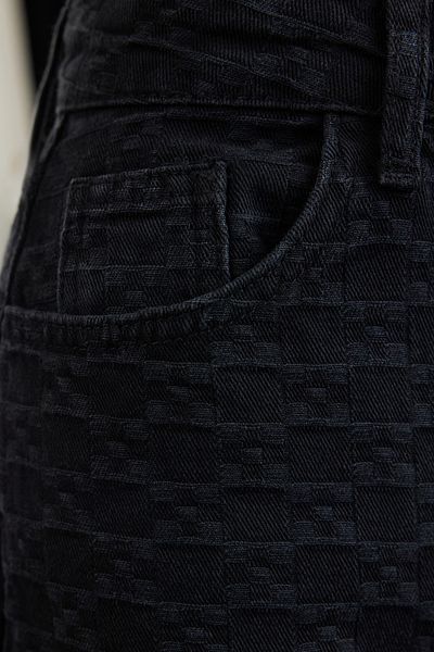 Trendyol Collection Schwarze gemusterte Jeans mit hoher Taille und weitem Bein TWOSS24JE00278
