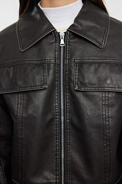 Trendyol Collection Černá motorkářská bunda z umělé kůže - TWOAW25MO00115