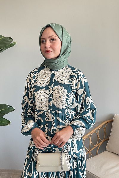 InStyle Zelené viskózové šaty - ležérní květinový vzor a zapínání