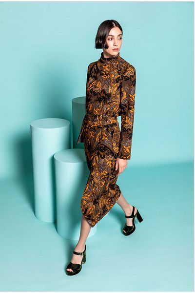 KAMEYA Patterned High Collar Cinnamon Blouse