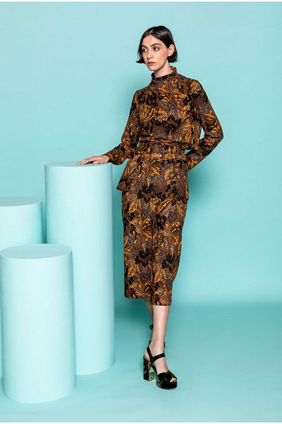KAMEYA Patterned High Collar Cinnamon Blouse