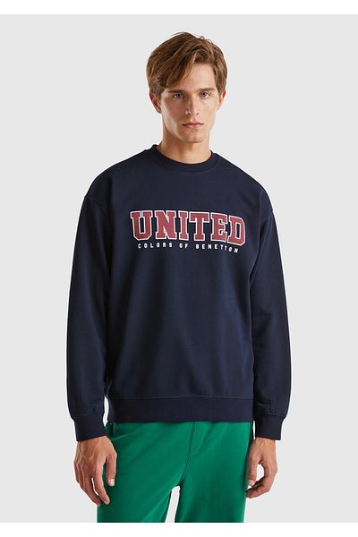 United Colors of Benetton Мъжки суитшърт в тъмносин цвят - 100% памук, обло деколте, оребрен, щампа отпред
