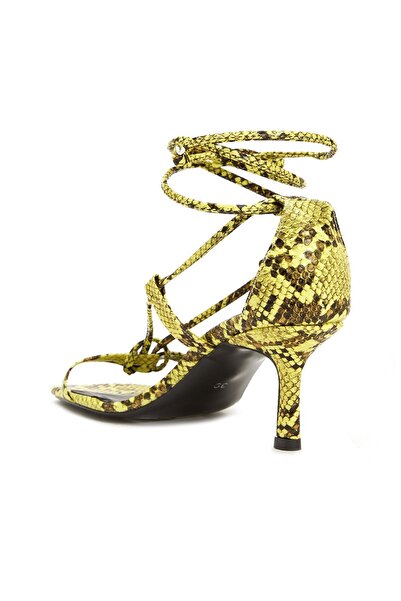 Dıvarese Sarı Krokodil Desenli Kadın Sandalet