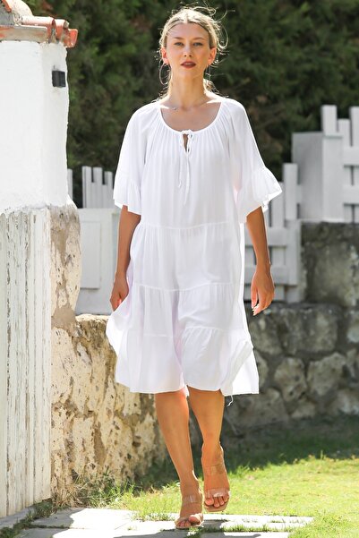 Chiccy Λευκό βολάν με λαιμόκοψη πισίνας casual φόρεμα - ιταλικό υφαντό