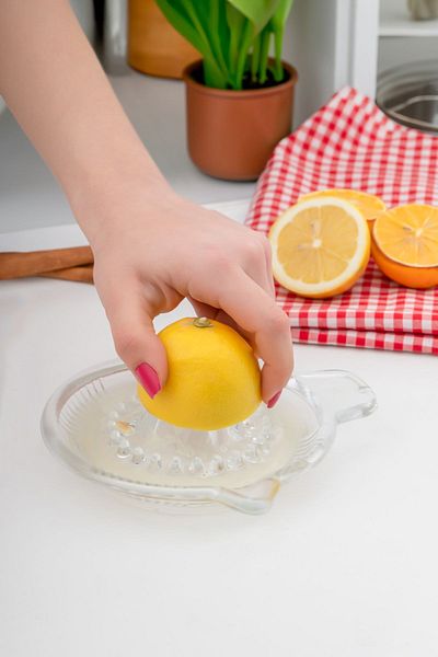 BuNeBox Fruit Citrus Juicer - Manual Glass Lemon Juicer - Kitchen Lemon Bowl
