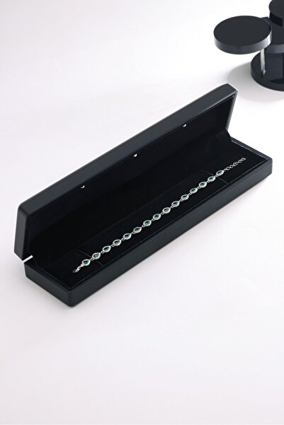 Nereze 925 Ayar Gümüş Işıklı Kutuda Rodyumlu Sıralı Yeşil Damla Zirkon Taşlı ...