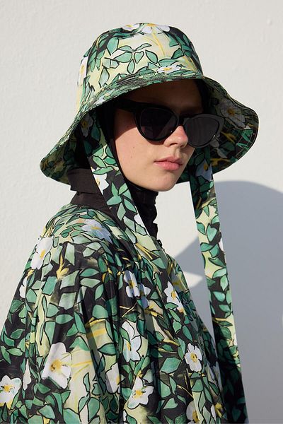 Manuka Leaf Patterned Tie Bucket Hat