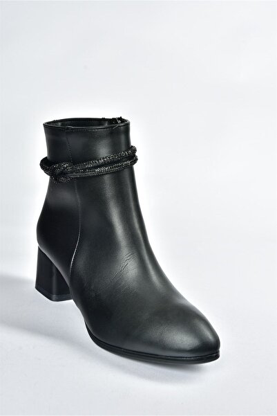 Fox Shoes Siyah Taş Detaylı Kalın Topuklu Kadın Bot N251035009