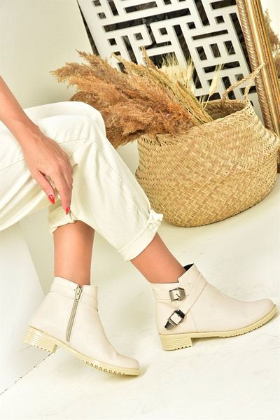 Fox Shoes Μπεζ χαμηλοτάκουνες καθημερινές γυναικείες μπότες A726193409