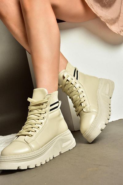 Fox Shoes R250660009 Γυναικείες μπότες μπεζ χοντρή σόλα
