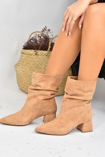Fox Shoes Γυναικείες μπότες Camel Suede με χαμηλό τακούνι L820010502