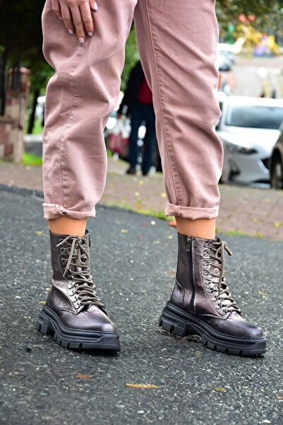 Fox Shoes Platinové lesklé boty dámské boty L274424208