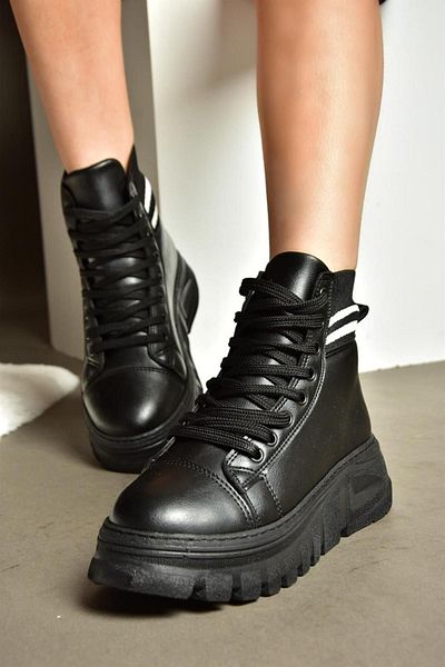Fox Shoes R250660009 Μαύρες γυναικείες μπότες με χοντρή σόλα