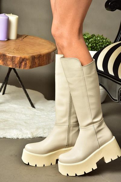Fox Shoes J820060309 Béžové dámské boty se silnou podrážkou