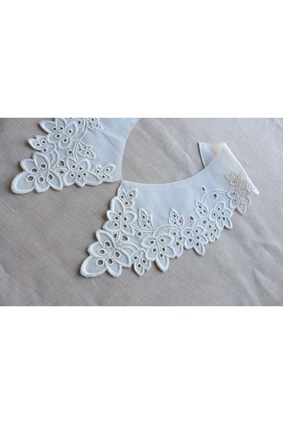 SHERLOCK HOME Cream Colored Vintage Scallop Collar - Not Mobile