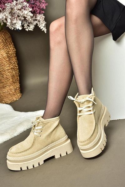Fox Shoes R267310202 Béžové semišové dámské boty se silnou podrážkou