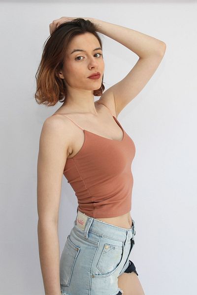 Rosse Butik Дамски къс топ с V-образно деколте и презрамки, с лък и каишка