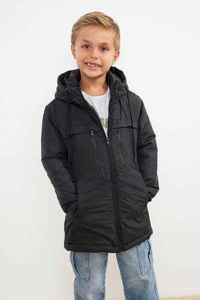 TRENDYOLKIDS Chlapecký černý kabát s kapucí – kapsa, TKDAW25MO00006