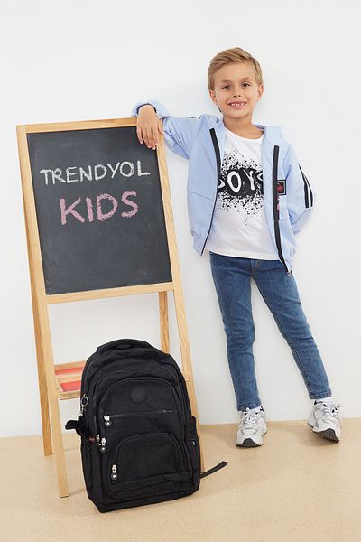 TRENDYOLKIDS Chlapecký bavlněný top a spodek v modré barvě se sloganem - Tkdaw25Au00042