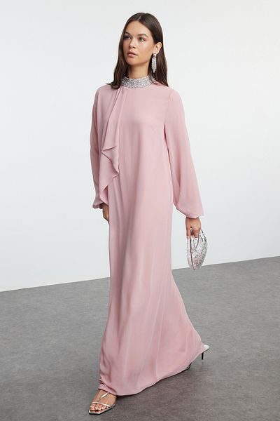 Trendyol Modest Rosa, mit Schmucksteinen besetztes Chiffon-Abendkleid – Gefüttertes Abendkleid Tctss24db00065