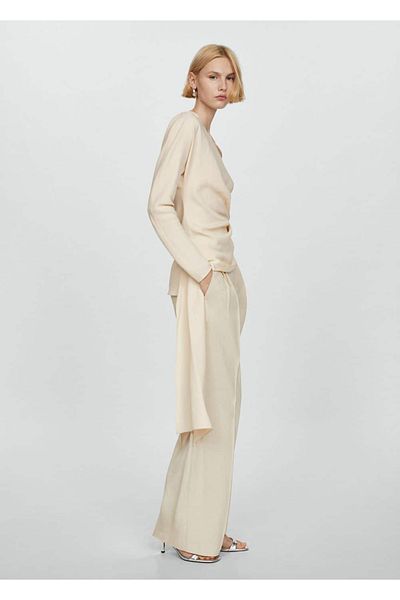 MANGO Woman Detailní halenka asymetrického střihu