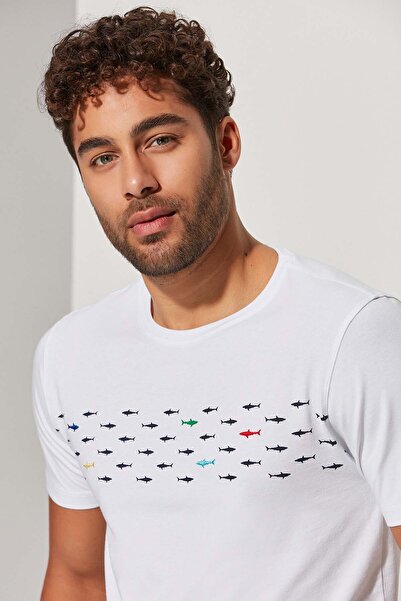 White By Nature O Neck Small Fish Men's T-shirt