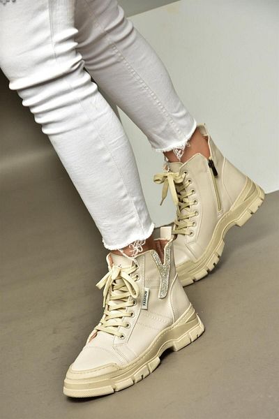Fox Shoes R602085209 Γυναικείες μπότες με λεπτομέρειες από μπεζ πέτρα