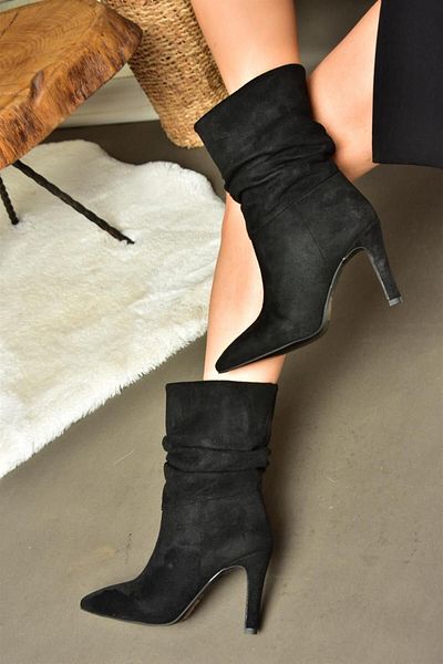Fox Shoes R404020302 Černé semišové nabírané dámské boty na tenkém podpatku