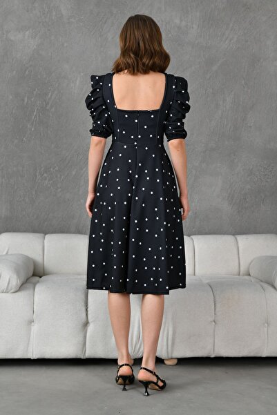 lovebox Γυναικείο ύφασμα κρεπ κοντομάνικο τετράγωνο λαιμό μίντι μήκους μαύρο φόρεμα με σχέδιο πουά 080