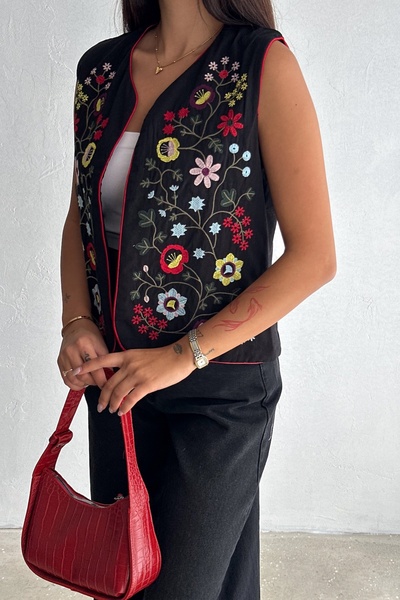 FEMELLE Чорний жилет з вишитим квітковим візерунком