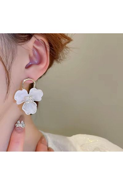 mellove Zircon Stone White Flower Patterned Princess Earrings
