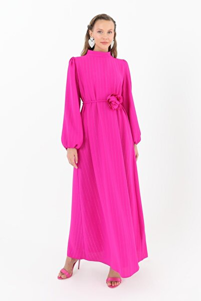 Puane Gül kemer detaylı simli çizgili elbise - Fuşya