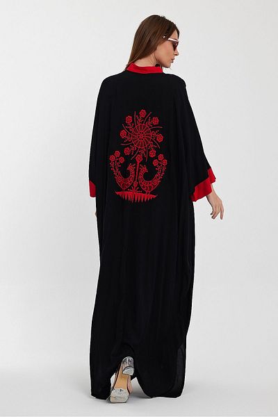 Hazinedan Rochie de mărime mare cu guler și broderie pe spate