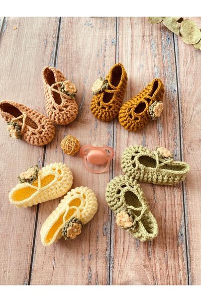 seraskids Hand Knitted Vintage Floral Powder Pink Soft Baby Booties