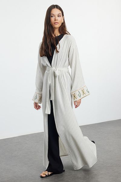 Trendyol Modest Beiger bestickter Kimono aus Leinengewebe - Kaftan & Abaya TCTSS24KF00051