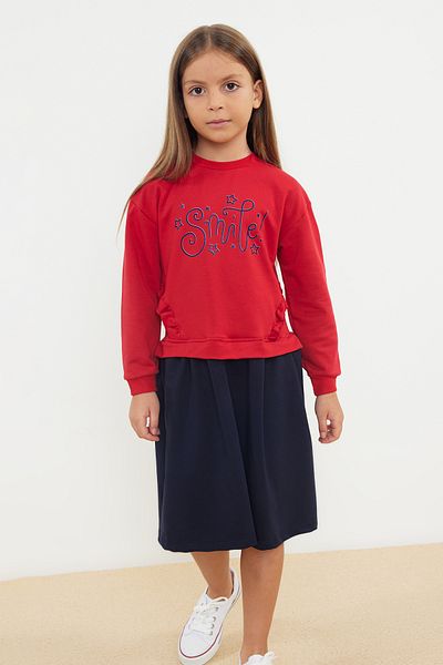 TRENDYOLKIDS Red-Seasonal-Strickkleid für Mädchen – dünnes Slogan-Muster TKDAW25EL00007