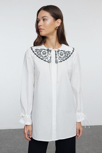 Trendyol Modest Dětská vyšívaná bavlněná košile s límečkem - TCTSS24TG00086