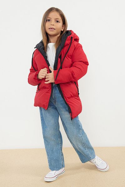 TRENDYOLKIDS Unisex červený detský kabát s kapucňou - Tkdaw25Mo00005