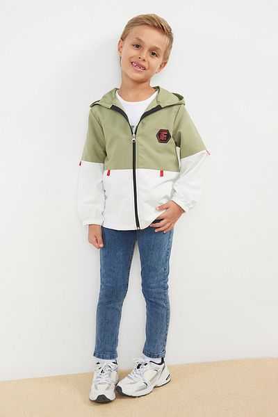 TRENDYOLKIDS Khaki színű 3 részes nyomtatott kardigán-póló-nadrág szett fiúknak - pamut kötött TKDAW25AU00042