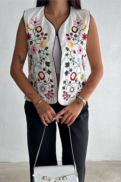 FEMELLE White Floral Embroidered Vest