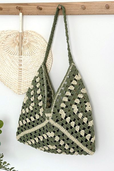 BECCASTYLE Straw Textured Raffia Summer Bag - Knitted Tote, Envelope and Shoulder Bag