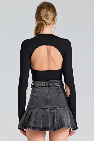 boutiquen 2772 Black Blouse with Back and Window Decollete