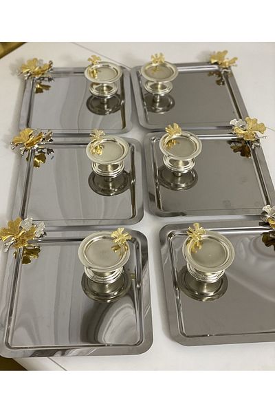 Elzemm store 2 DIFFERENT MODELS OF 6 STEEL SQUARE PRESENTATION TRAY AND SILVER BUTTERFLY MALRONHOL