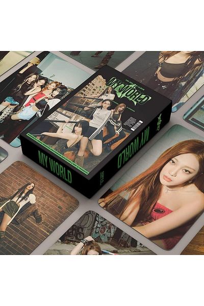 Kpop Dünyasi AESPA '' MY World'' - Two WaY Printed Lomo Tarjeter Set