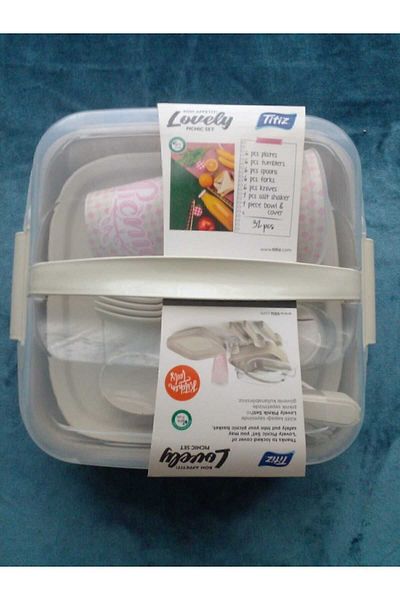 Titiz Brand 6 Person 32 Piece Picnic Set