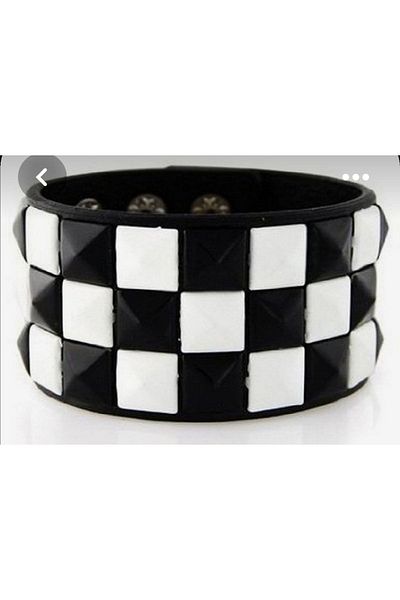 targay Gothic Punk Metallica Pyramid Studded Bracelet