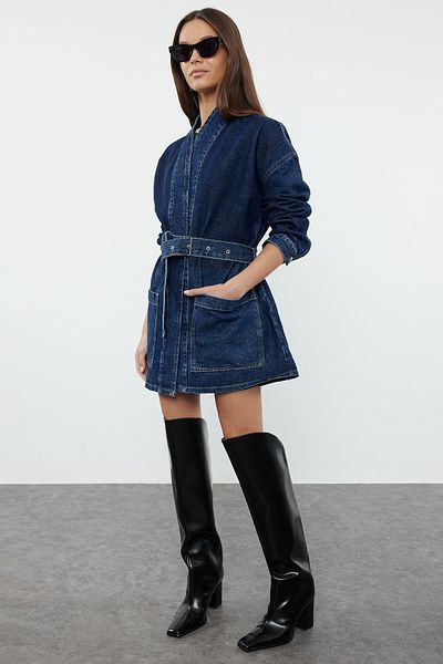 Trendyol Collection Übergroße dunkelblaue Jeansjacke mit Gürtel - TWOSS21CE0186